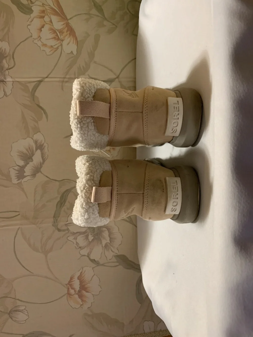 Sorel Women's Explorer II Carnival Cozy Waterproof Boots Size 8 Tan Gently Worn